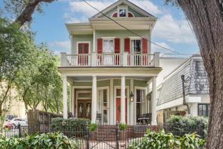 Perfect Location: Inviting Uptown New Orleans Apt! - 0