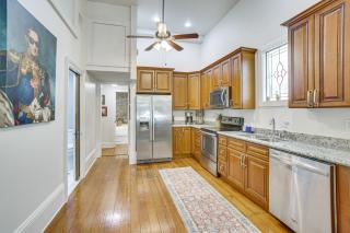 Perfect Location: Inviting Uptown New Orleans Apt! - 1