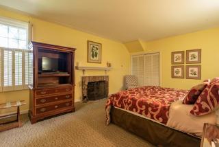 Century Suites Hotel - 8