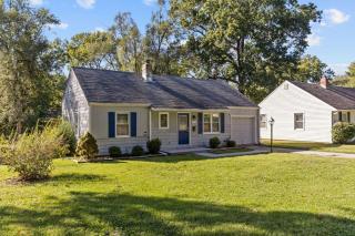 Jefferson St Cottage - Large Home w Fenced Yard - 9