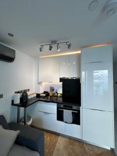 13th Floor Luxury Apartment in Ocean Spa Plaza - 6