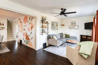 Modern West Plaza Home Walkable to Plaza 1127 - 3