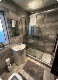 Adorable one bedroom home with parking - 6
