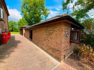 Riverside Studio - Pool & Tennis Court - 5