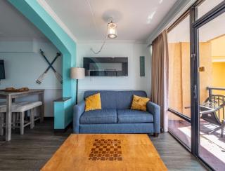 Oversized Ocean View Queen Suite with Beautiful Fireplace and Accents - Sleeps 4 Guests! - 8