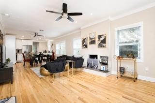 The Marbled Speakeasy - San Antonio Luxury Home by the Alamo - 7