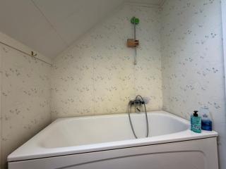 Workers Villa With 4 Bedrooms 8 Beds And 2 Bath Near Volvo - 6