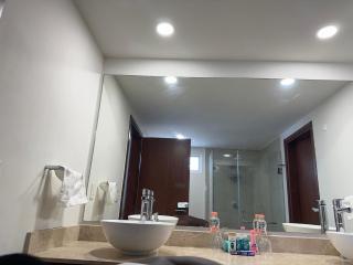 Habitacón Deluxe con Baño Privado Caminando a la Embajada Americano - 7