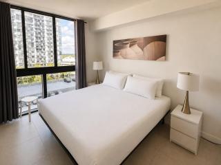 Sleek Studio in Downtown Doral - Near MIA Airport - Miami - 6