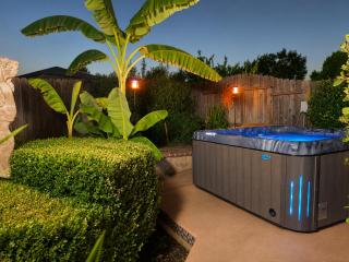 Casa Tropical Pool, Hot tub, Grill, & Gazebo - 3