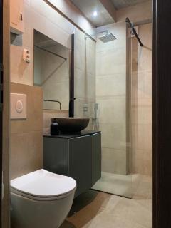 Karposh Family Apartment - 1