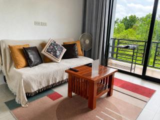 Quiet Central 2BR House - Jungle View - 0