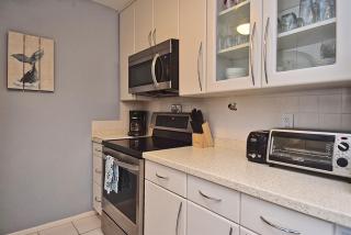 Renovated 1 BR1 Bath, New Furniture & Appliances - 1