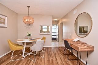 2 Bedroom Condo on Siesta Key, Walk to the Beach, Free Parking, Free WIFI, AC - 1