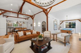 Premium Mt Washington home with hot tub & billiards - 2