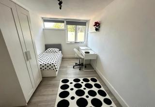 Foresthill 3-Bed Home Sleeps 5 with Parking - 8