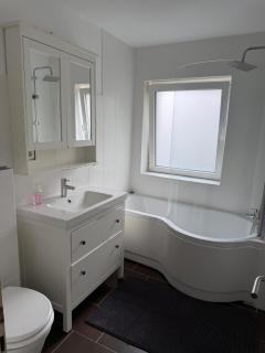 Goldstar Apartment Hannover Laatzen Nähe Messe 4 Zimmer Wohnung - 8