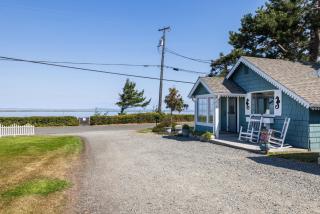 Juan de Fuca Waterfront Hotel & Cottages - 7