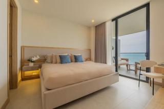 Wake Up to the Ocean, True Beachfront Terrace - 5