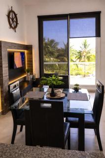 Golden Wave Residence vista a la piscina - 5