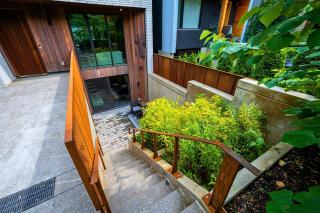 Luxury Basement Level Suite w Patio near High Park - Westend Suites - 5