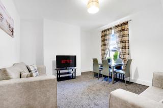 Perfect 4BR for Large Groups Sleeps 7 in Stanley - 1