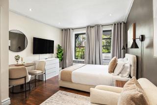 The Yorkville VI Vibe 8837 - 9