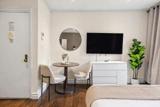 The Yorkville VI Vibe 8837 - 3