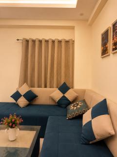 Diona Hill's stay - 1