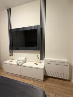 Luxury Garden Building Tirana Apartment 22nd Floor - 3