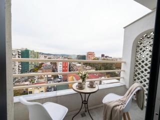 Skyline Panoramic Apartment - 4