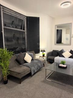 City Centre flat, Near Stadium & castle, Sleeps 4 - 6