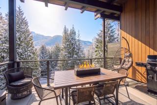 Ski-In/Out Mountain Home w/ Hot Tub, Near Seattle - Snoqualmie Pass - 7