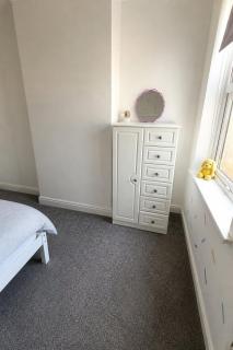 Cosy workers cottage in historic Dudley - 9