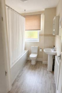 Cosy workers cottage in historic Dudley - 8