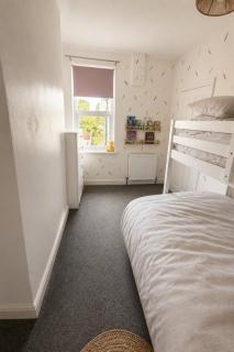 Cosy workers cottage in historic Dudley - 6