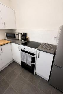 Cosy workers cottage in historic Dudley - 6