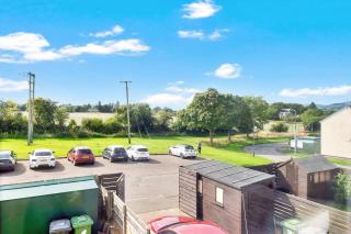 Easy Edinburgh Access Parking Near Rosslyn Chapel - 6