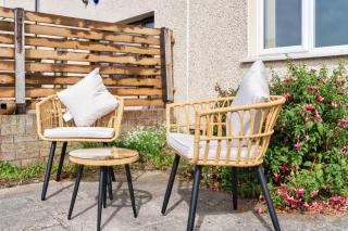 Easy Edinburgh Access Parking Near Rosslyn Chapel - 5