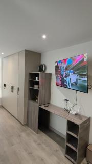 Estudio moderno con vista a la ciudad, terraza y gym A minutos del Metro La Carolina, Quito - 8