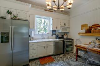 Shop, Dine, Explore Dtwn! Walkable Farmington Home - 8