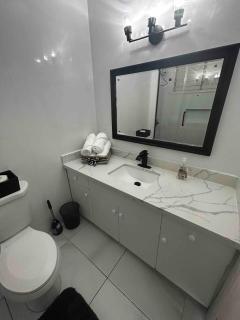Central Kingston 1BR Apartment with Pool & Private Patio - 7