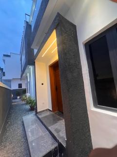 Citrine Studio 1 bedroom Apartments Ajah Lekki with gym WiFi Netflix Youtube - 4