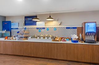 Holiday Inn Express & Suites Douglas by IHG - 6