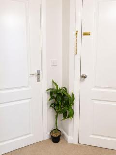 Cozy en-suite room Netflix, Fast WiFi, Free Parking - 2