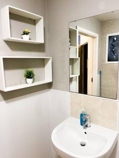 Cozy en-suite room Netflix, Fast WiFi, Free Parking - 1