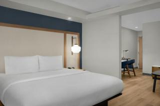 Fairfield Inn and Suites by Marriott Tampa North - 1