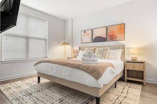 The Residence/King Bed+Free Parking/Mins to DC - 7