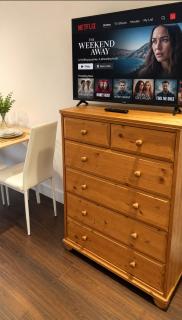 Wimbledon 1bedroom flat with excellent transport ideal for contractors business travellers long term free WiFi - 6
