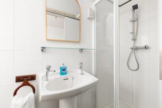 New! Inviting 1BR Flat in Woolwich - 4